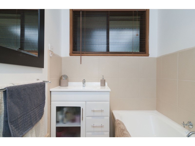 11 Landscape Drive, Mooroolbark VIC 3138