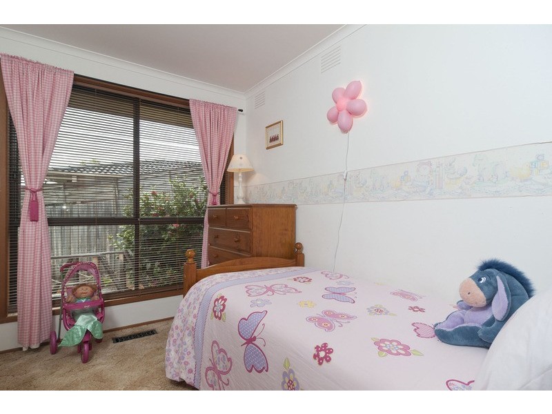 11 Landscape Drive, Mooroolbark VIC 3138