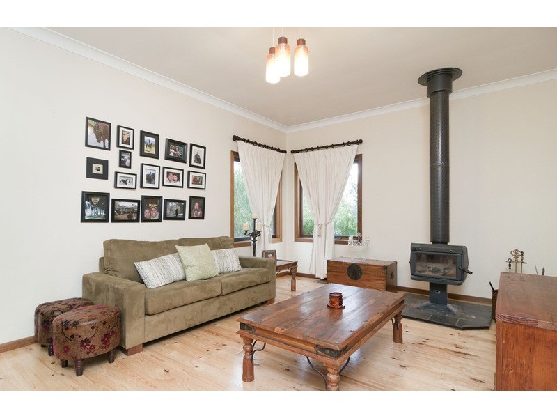 33 Glendale Court, Kilsyth VIC 3137