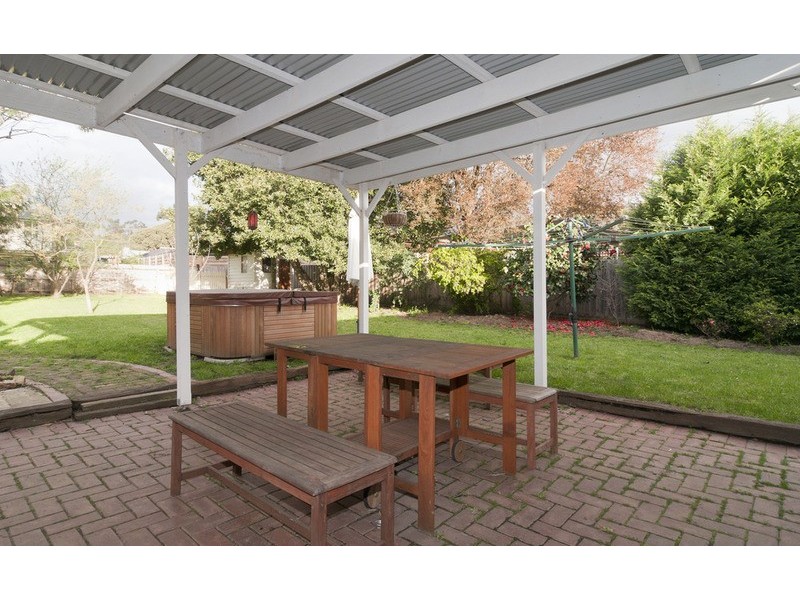 33 Glendale Court, Kilsyth VIC 3137