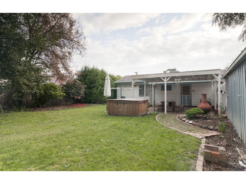 33 Glendale Court, Kilsyth VIC 3137