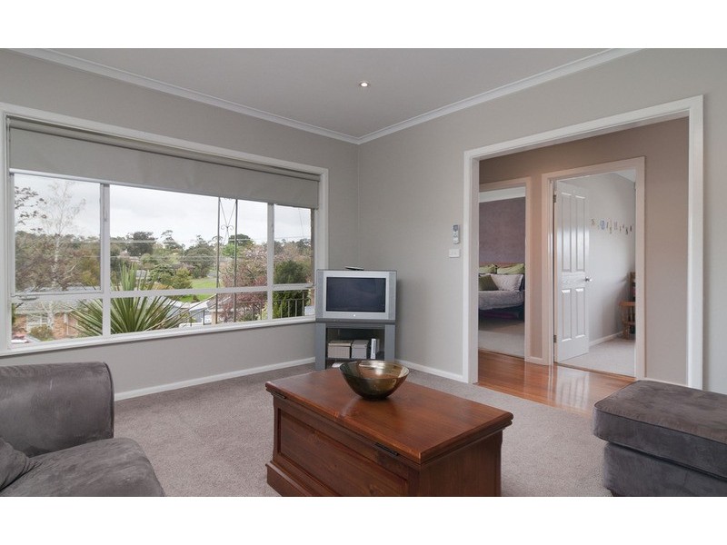 21 Swinburne Avenue, Mooroolbark VIC 3138