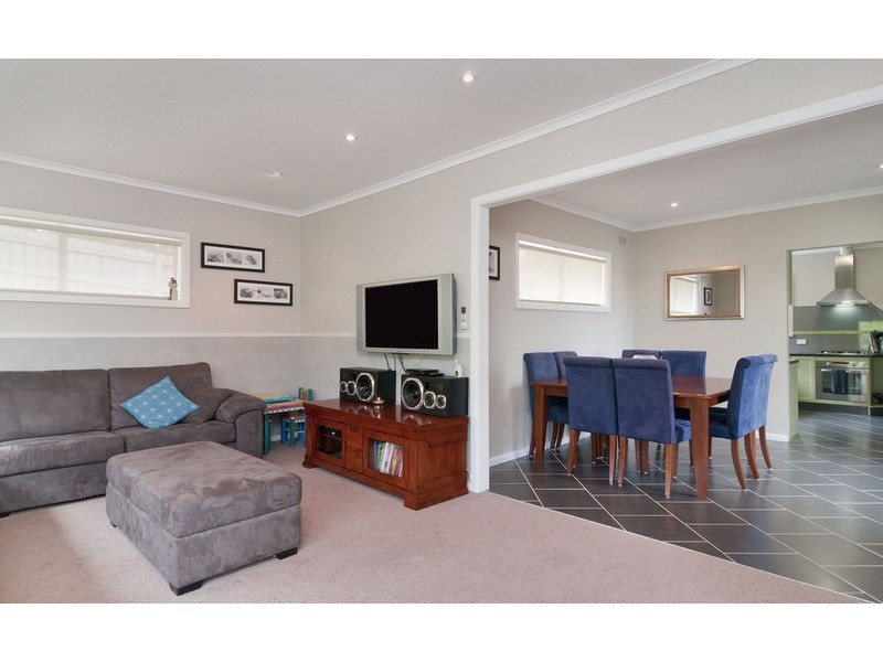 21 Swinburne Avenue, Mooroolbark VIC 3138