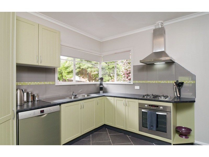 21 Swinburne Avenue, Mooroolbark VIC 3138