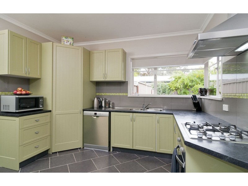 21 Swinburne Avenue, Mooroolbark VIC 3138