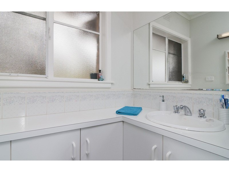 21 Swinburne Avenue, Mooroolbark VIC 3138