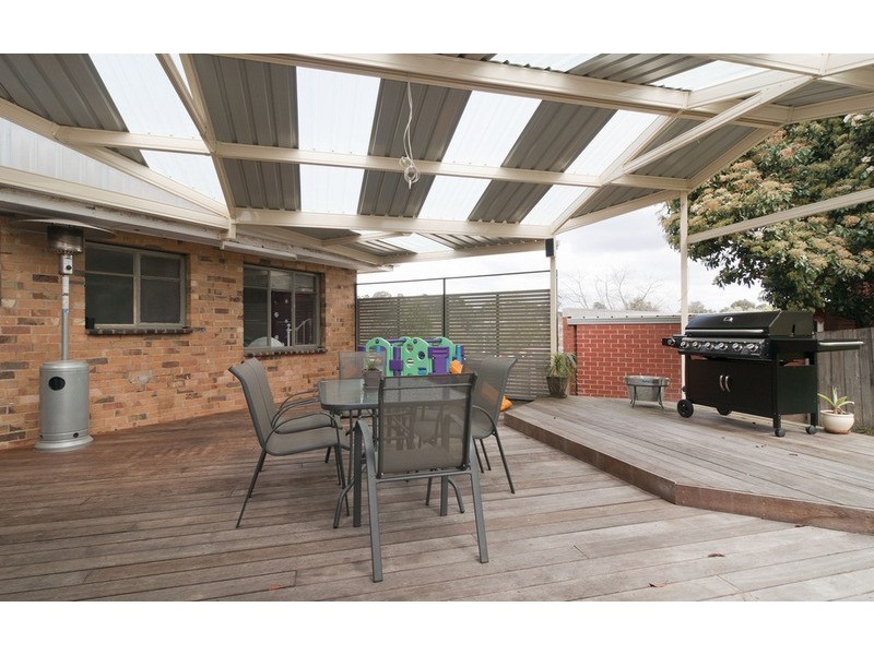 21 Swinburne Avenue, Mooroolbark VIC 3138