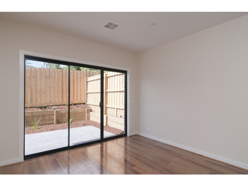 2/3 Pope Court, Mooroolbark VIC 3138