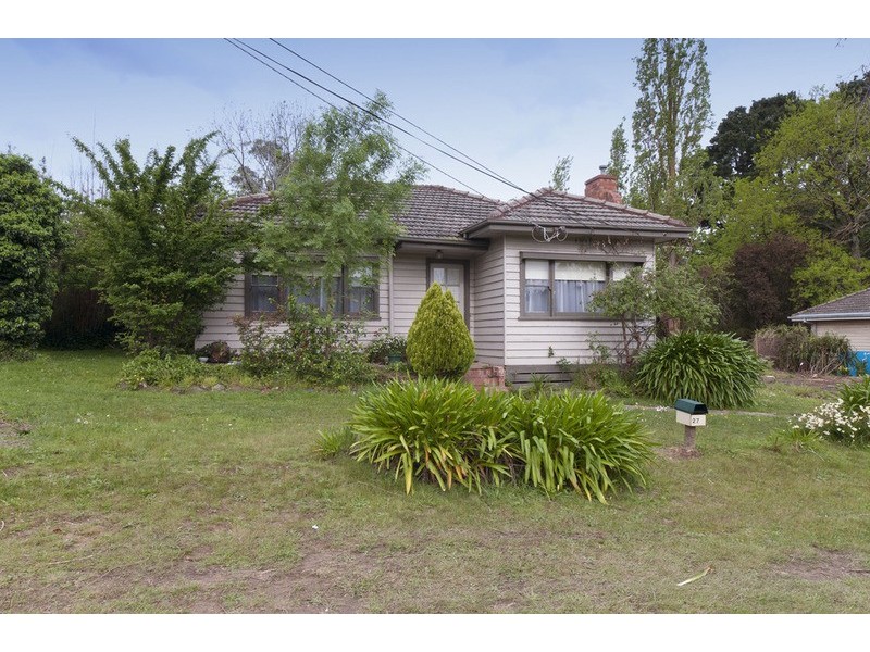 27 Mountain View Road, Kilsyth VIC 3137