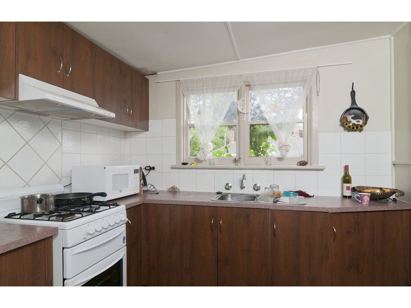 27 Mountain View Road, Kilsyth VIC 3137