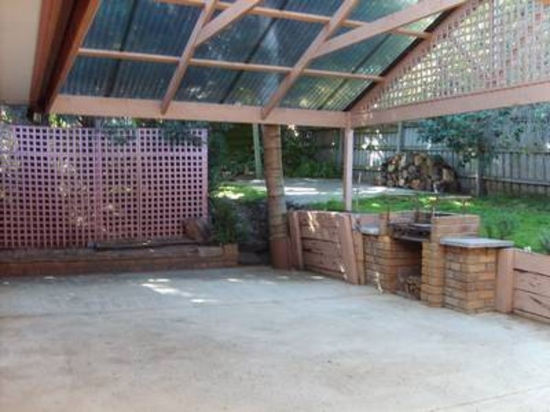 26 Kirkford Drive, Mooroolbark VIC 3138