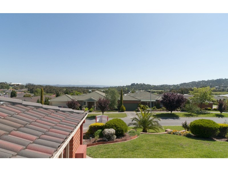 32 Clearwater Drive, Lilydale VIC 3140
