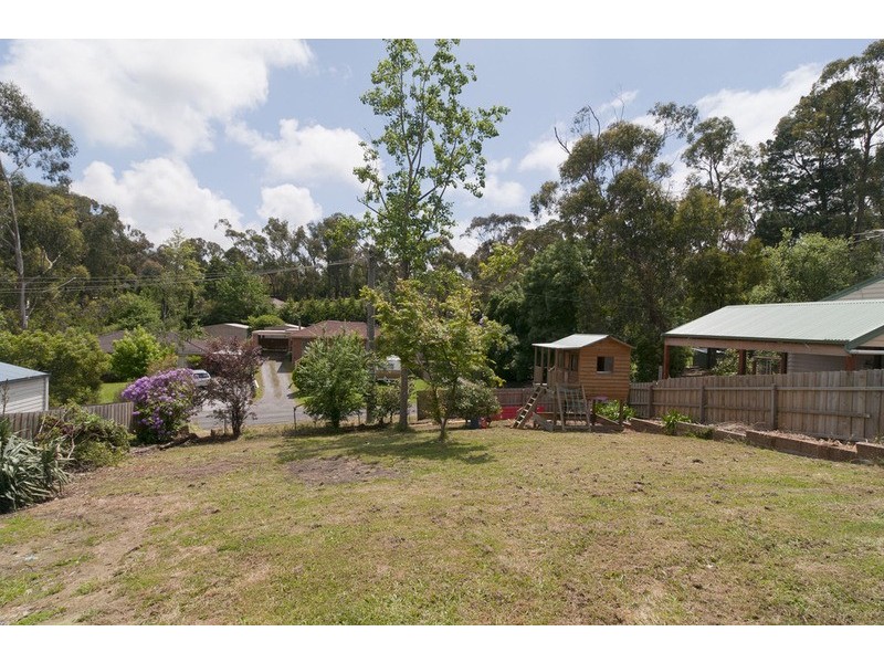12 Valley Road, Seville VIC 3139