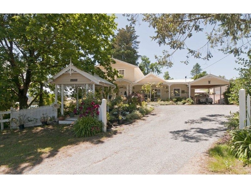 8-10 Bailey Grove, Wandin North VIC 3139