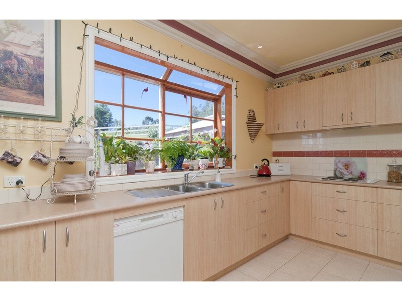 8-10 Bailey Grove, Wandin North VIC 3139