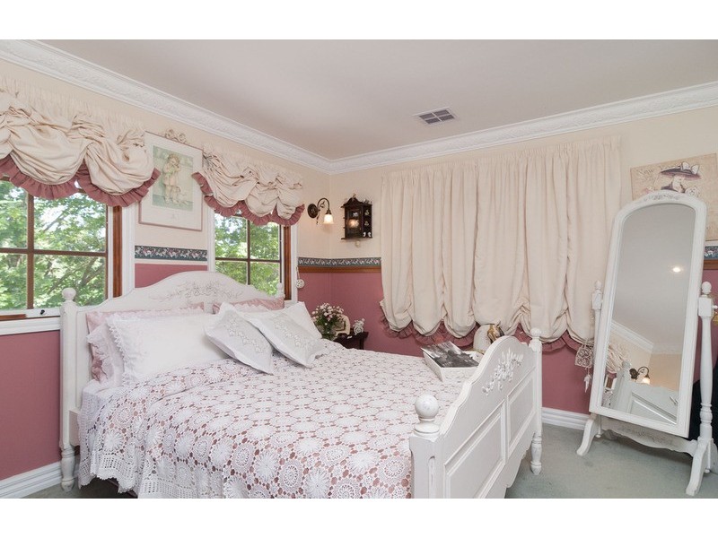 8-10 Bailey Grove, Wandin North VIC 3139