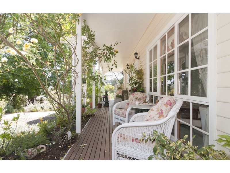 8-10 Bailey Grove, Wandin North VIC 3139