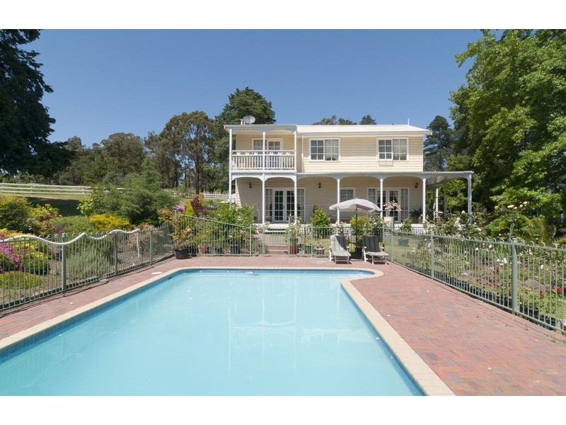 8-10 Bailey Grove, Wandin North VIC 3139