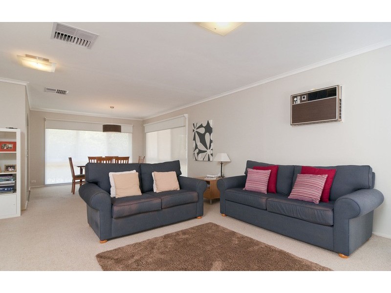 39 McDermott Avenue, Mooroolbark VIC 3138