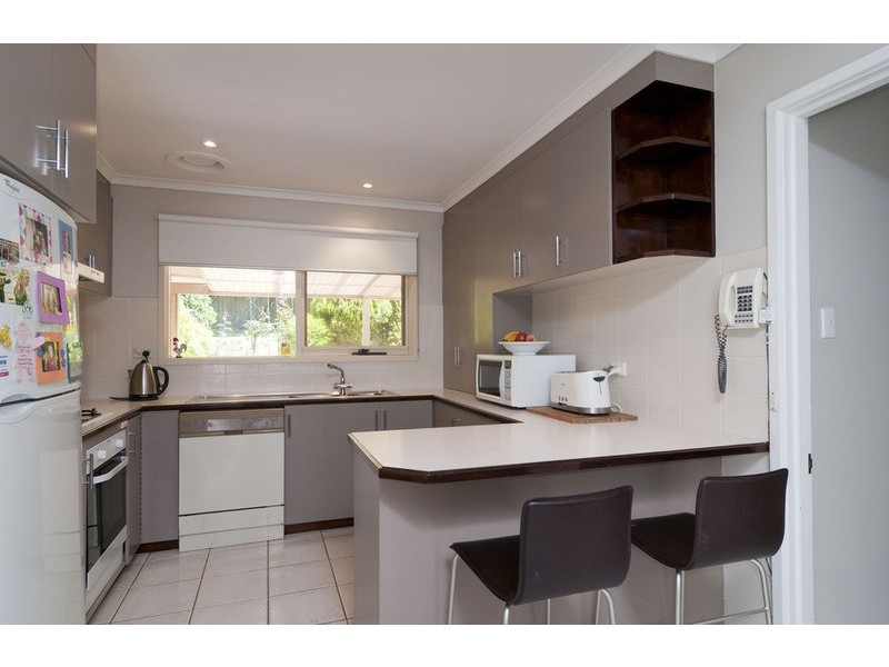 39 McDermott Avenue, Mooroolbark VIC 3138