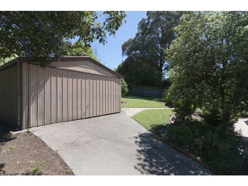 39 McDermott Avenue, Mooroolbark VIC 3138