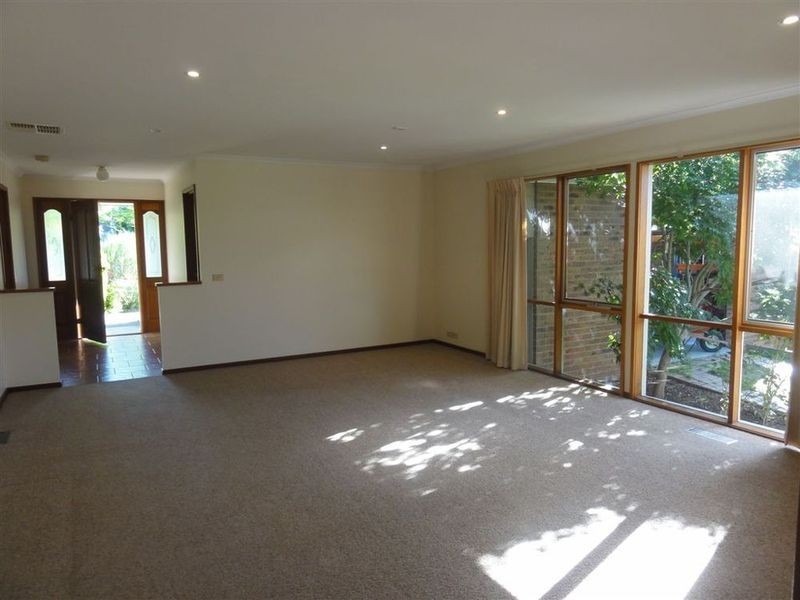 6 Harmony Close, Lilydale VIC 3140
