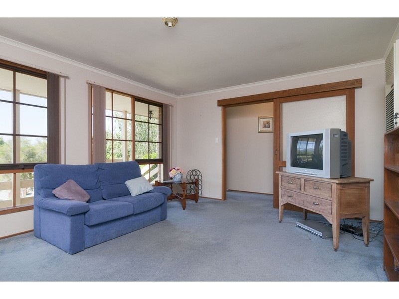 23 Cheriton Drive, Mooroolbark VIC 3138