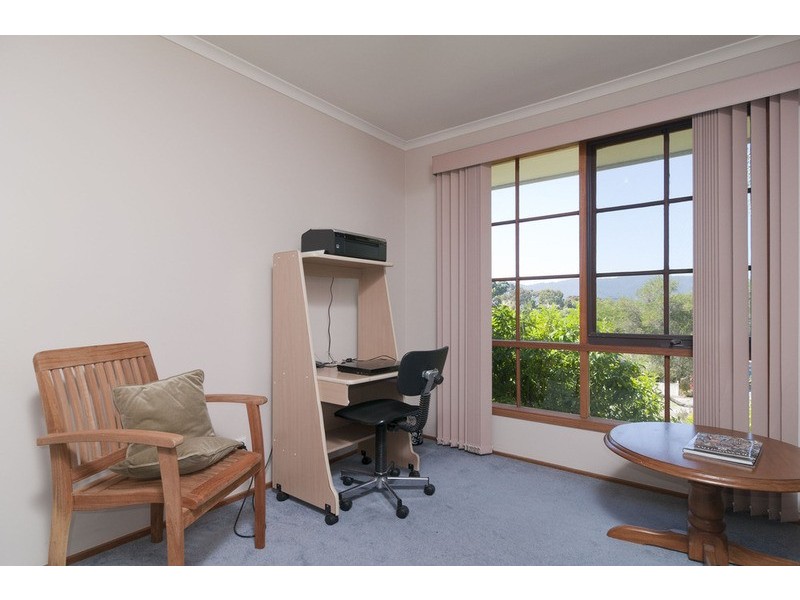 23 Cheriton Drive, Mooroolbark VIC 3138