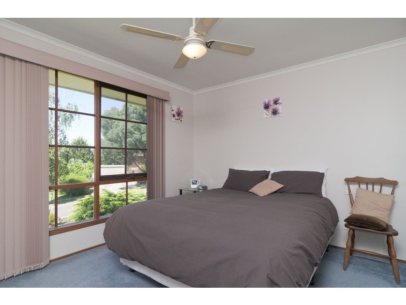 23 Cheriton Drive, Mooroolbark VIC 3138