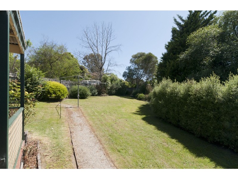 23 Cheriton Drive, Mooroolbark VIC 3138