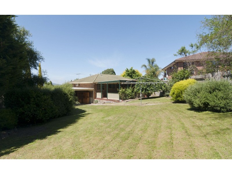 23 Cheriton Drive, Mooroolbark VIC 3138
