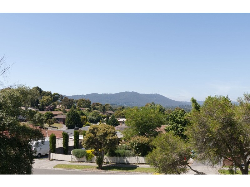 23 Cheriton Drive, Mooroolbark VIC 3138
