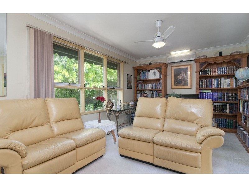 42 Lee Ann Crescent, Croydon VIC 3136