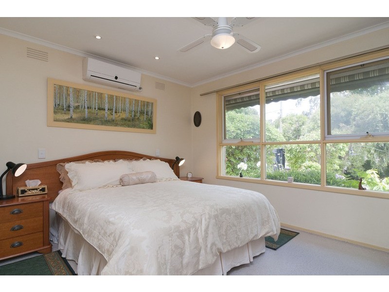 42 Lee Ann Crescent, Croydon VIC 3136