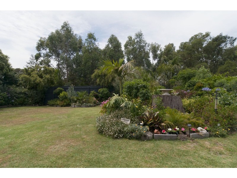 42 Lee Ann Crescent, Croydon VIC 3136