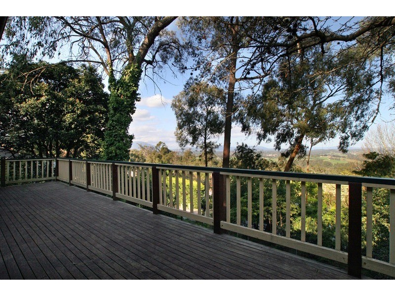 10 High Street, Seville VIC 3139