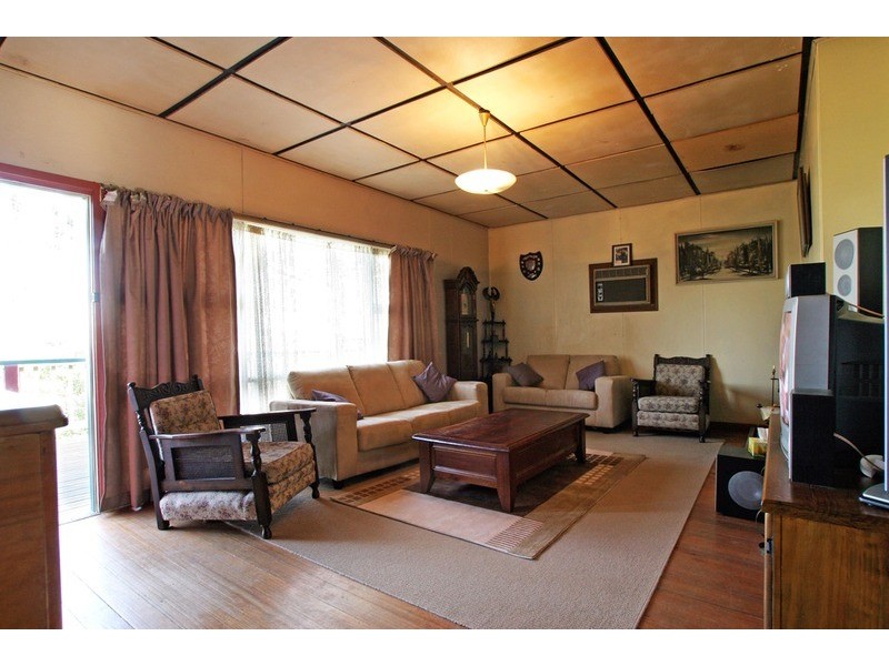 10 High Street, Seville VIC 3139