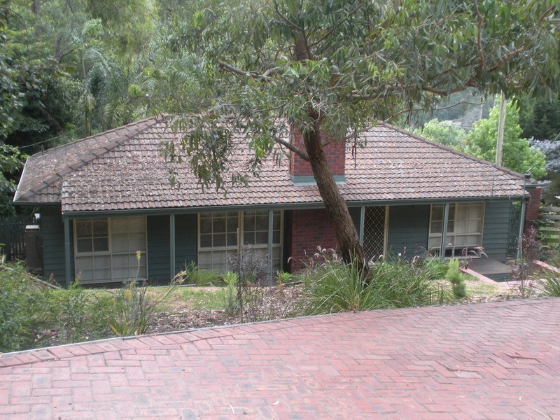 107 Commercial Road, Mount Evelyn VIC 3796