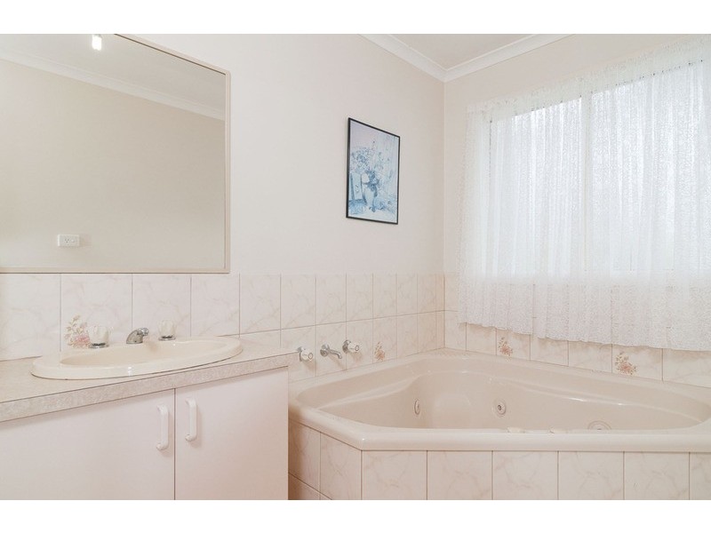 5 Briarwood Court, Croydon VIC 3136