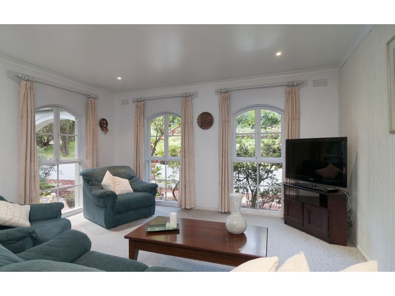 16 Watkins Crescent, Mount Evelyn VIC 3796