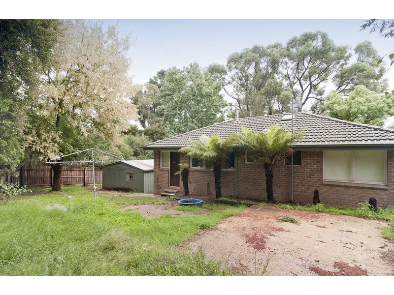 12 Dorchester Avenue, Montrose VIC 3765