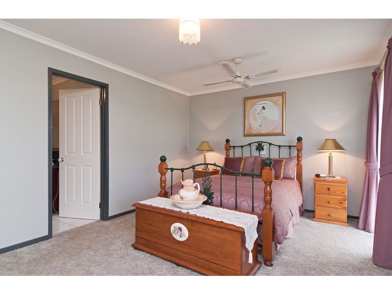 213 Victoria Road, Chirnside Park VIC 3116