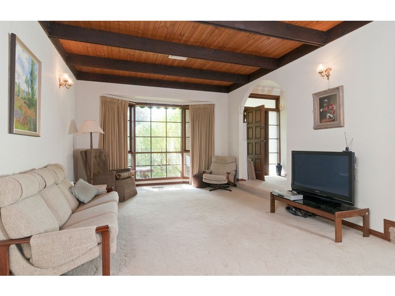 33 Glenwood Drive, Croydon VIC 3136