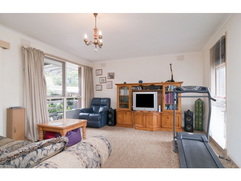 15 Rolling Hills Road, Chirnside Park VIC 3116