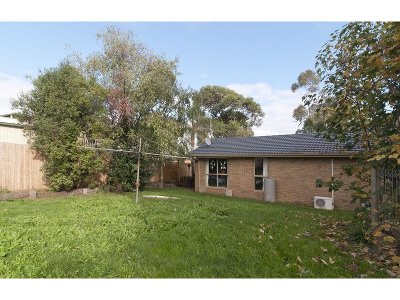 7 Meadow Court, Wandin North VIC 3139