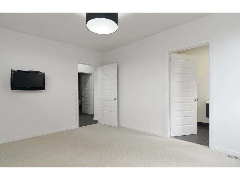 77a Winyard Drive, Mooroolbark VIC 3138