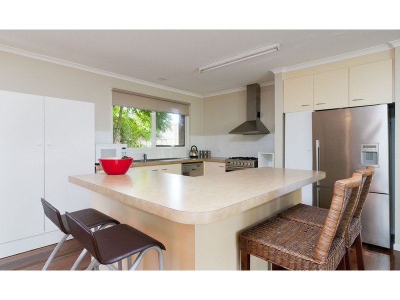 10 Cheriton Drive, Mooroolbark VIC 3138
