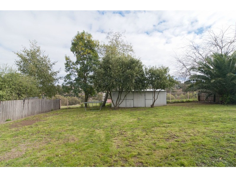 10 Cheriton Drive, Mooroolbark VIC 3138