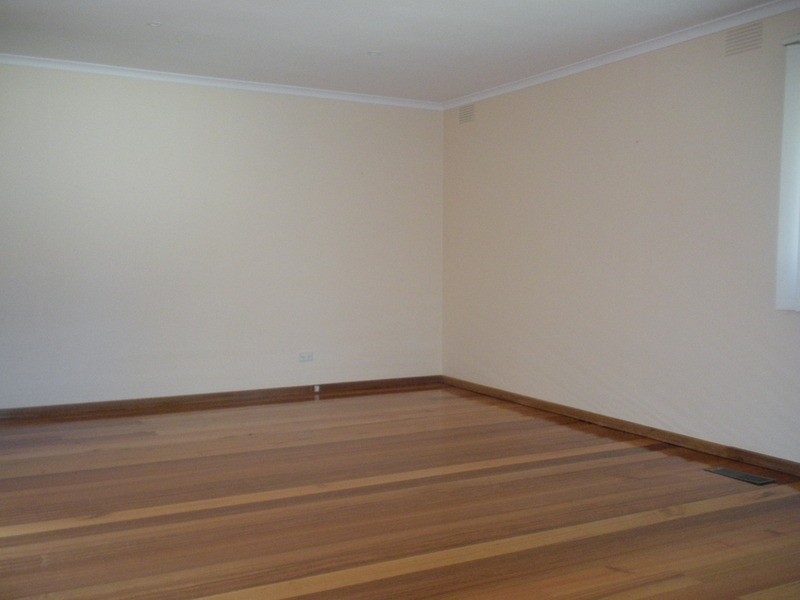 12 Zina Grove, Mooroolbark VIC 3138