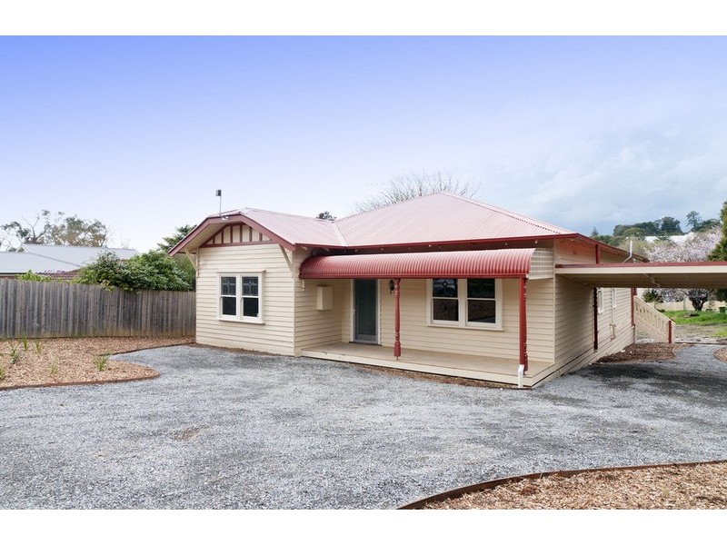 9 De Lancey Road, Wandin North VIC 3139